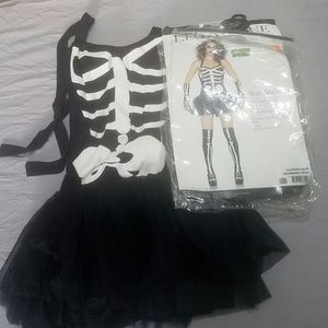 2 SEXY HALLOWEEN  COSTUMES
